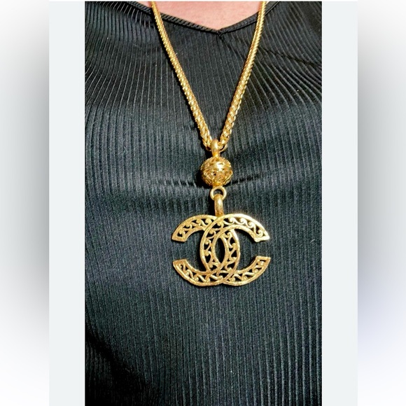 Chanel Vinatge 24k Gold Plated Long chain Necklace - Picture 3 of 9